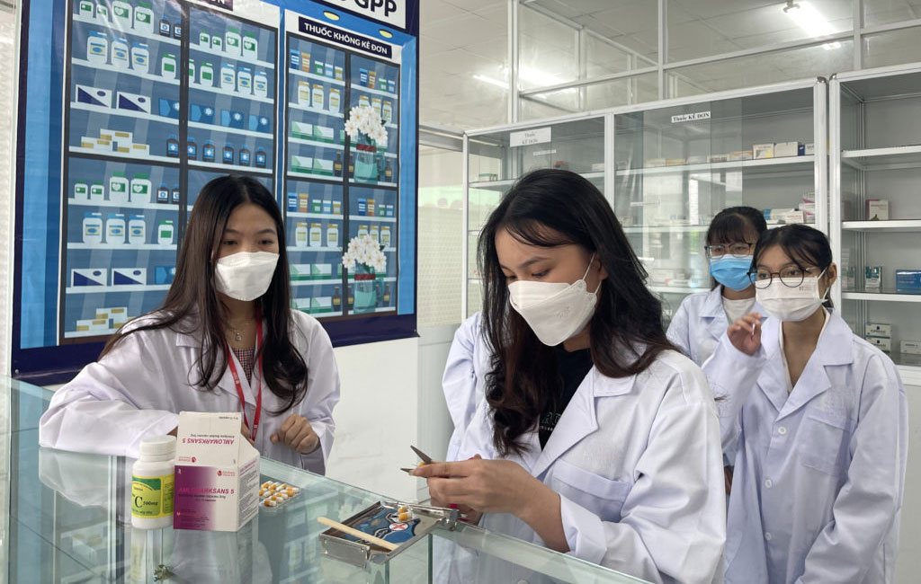 Học-dược-có-dễ-xin-việc-không