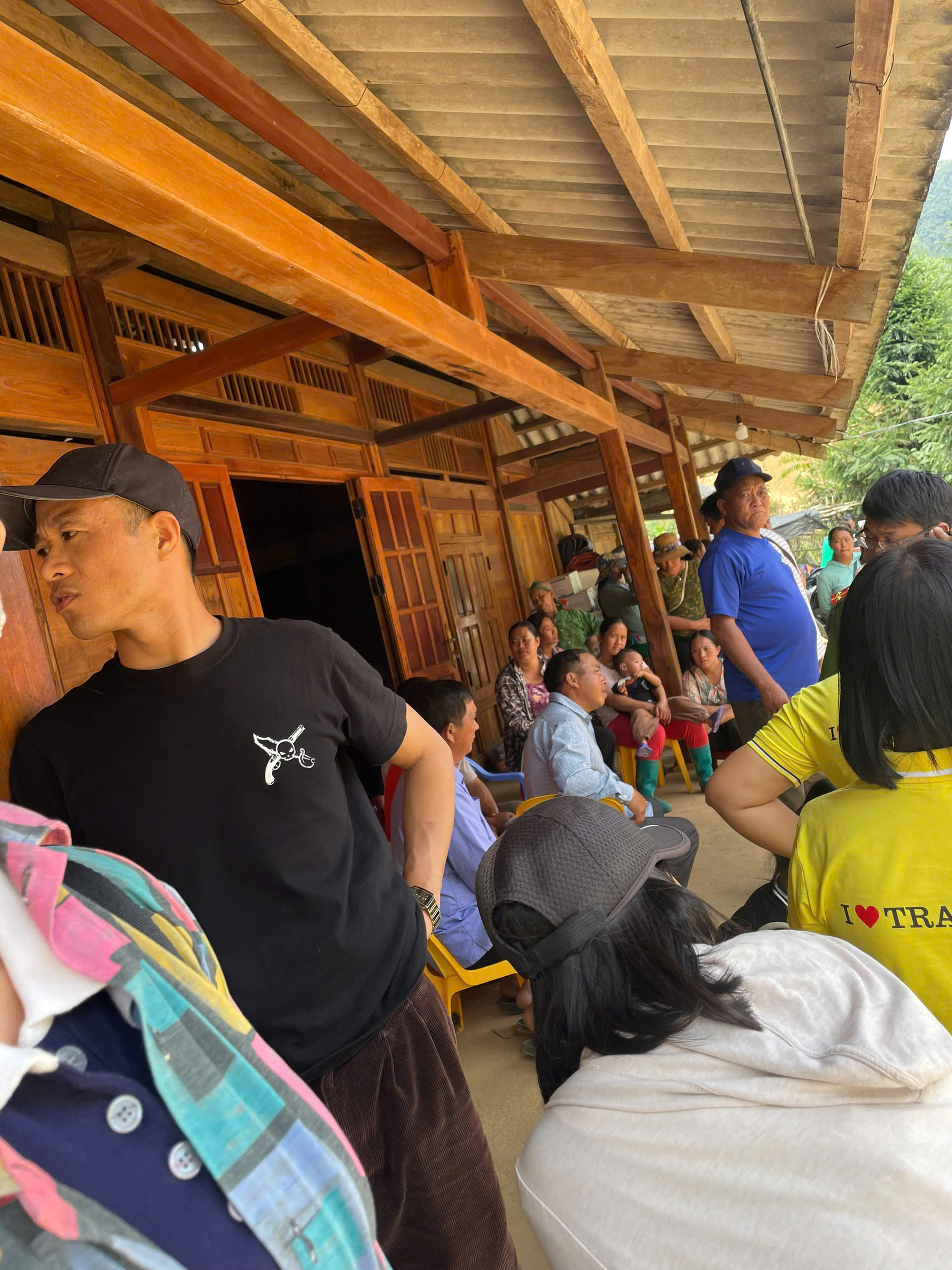 Z5864845838272_dcb25c1bf4c94a3b1735cfc76df18fbf