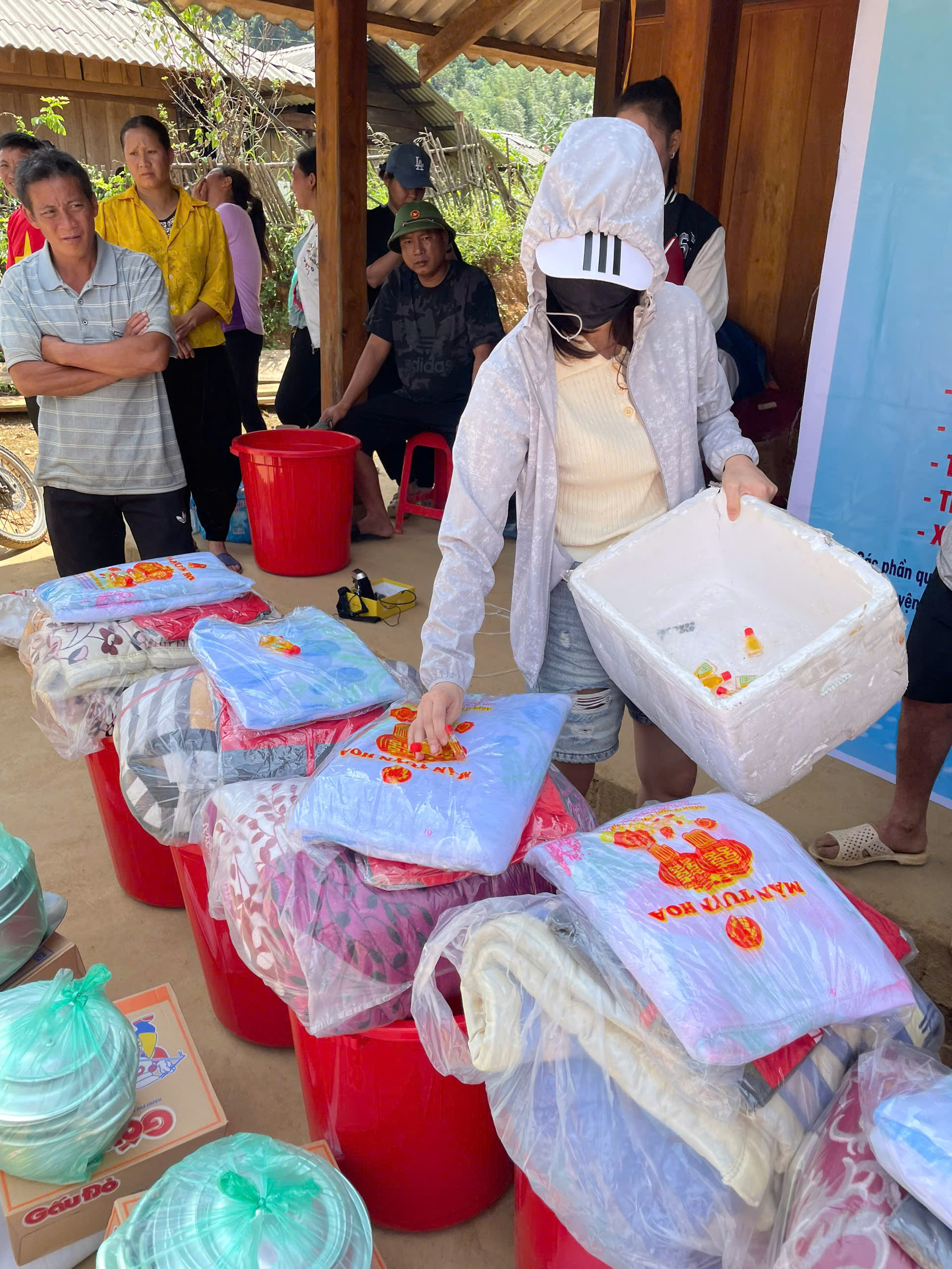 Z5864845867299_4e3a3d5d6e0ab597fe560c125707081b