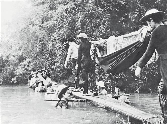 Vna_potal_60_nam_thong_tan_xa_giai_phong_12101960_–_12102020_nhung_buc_anh_kinh_dien_ra_doi_trong_lua_dan_stand