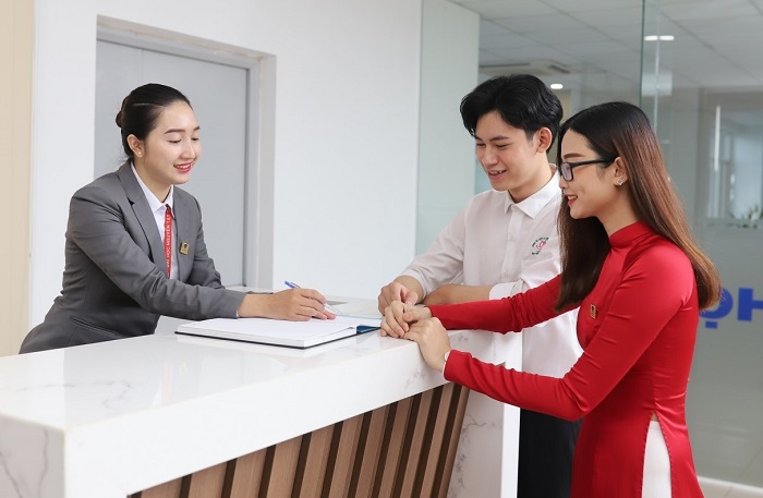 Quan Tri Khach San Co Phai La Le Tan