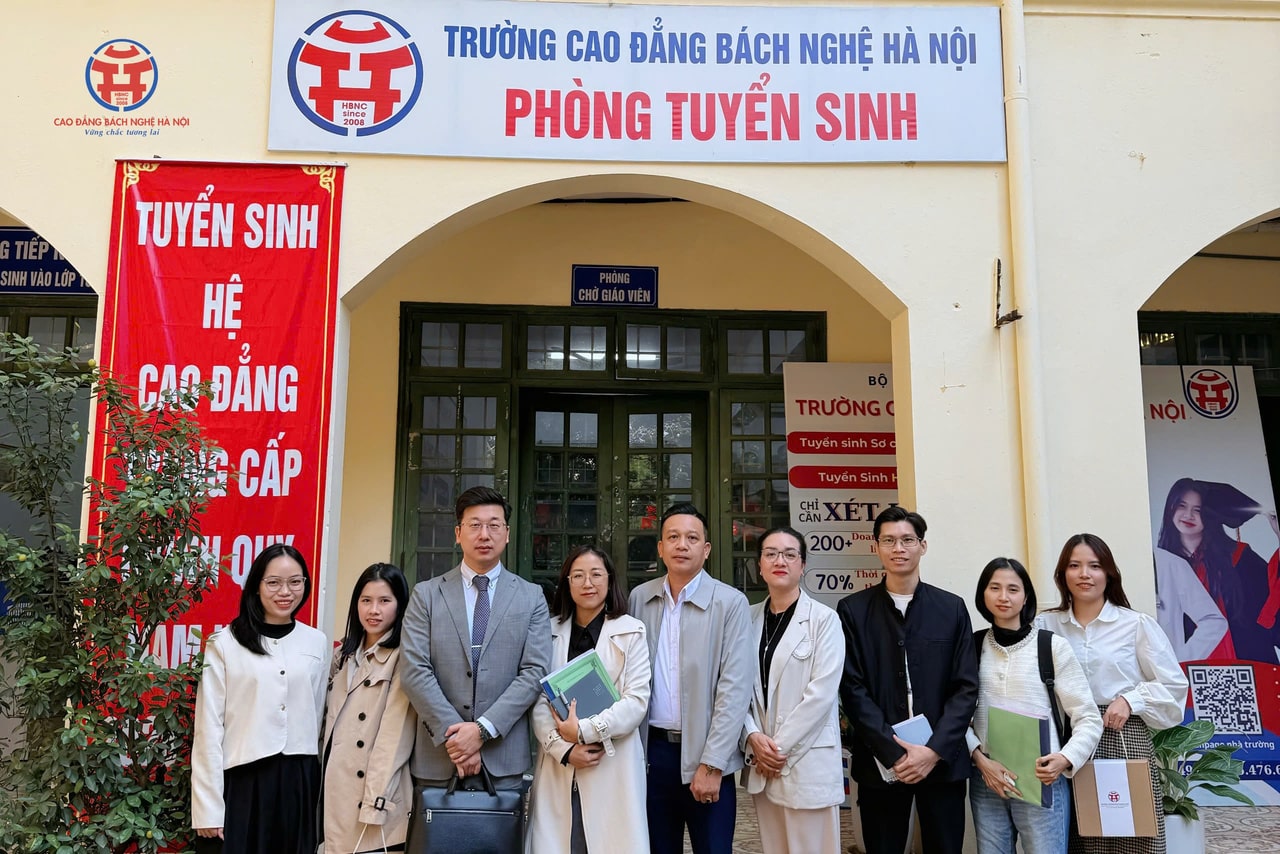 Z7263010398247_c498688e8aa0a4ab9e88d078b8cc6a53-min