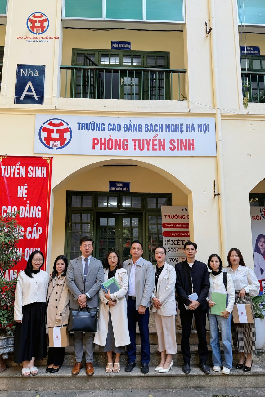 Z7263010419027_e85b70087680eceff90d0550dc6d5adf-min